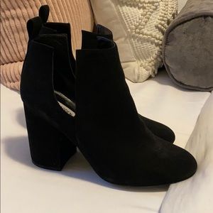 Black bootie